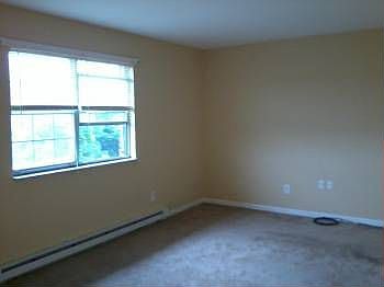 1st image of 56 Unionville Ave APT 3b