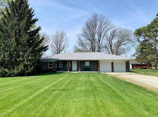 1205 S Farmingdale Rd, New Berlin, IL 62670