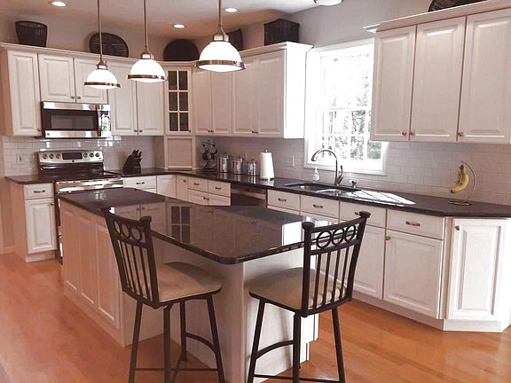 4th image of 3928 E Pine Hollow Dr