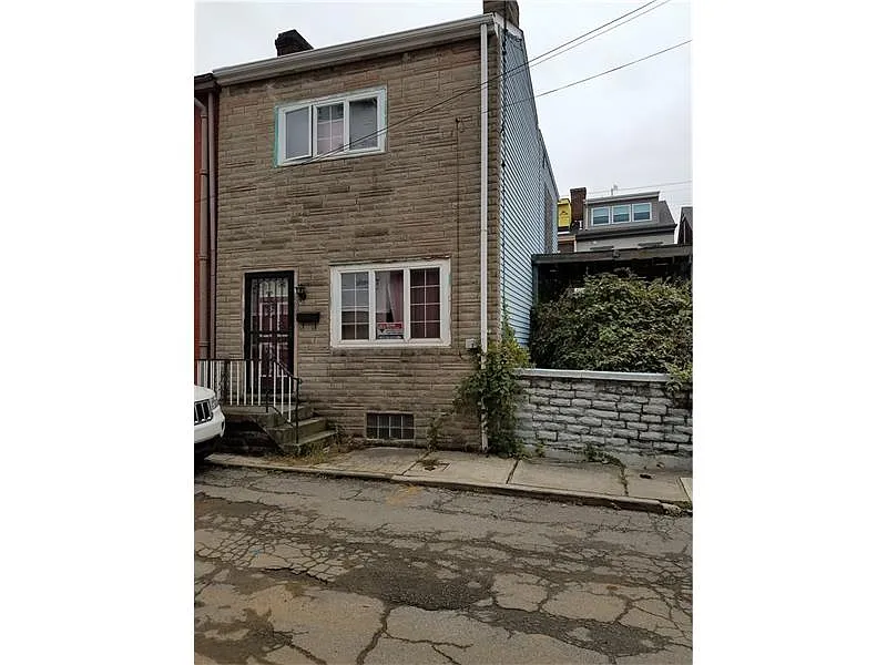4815 Hatfield St photo 1