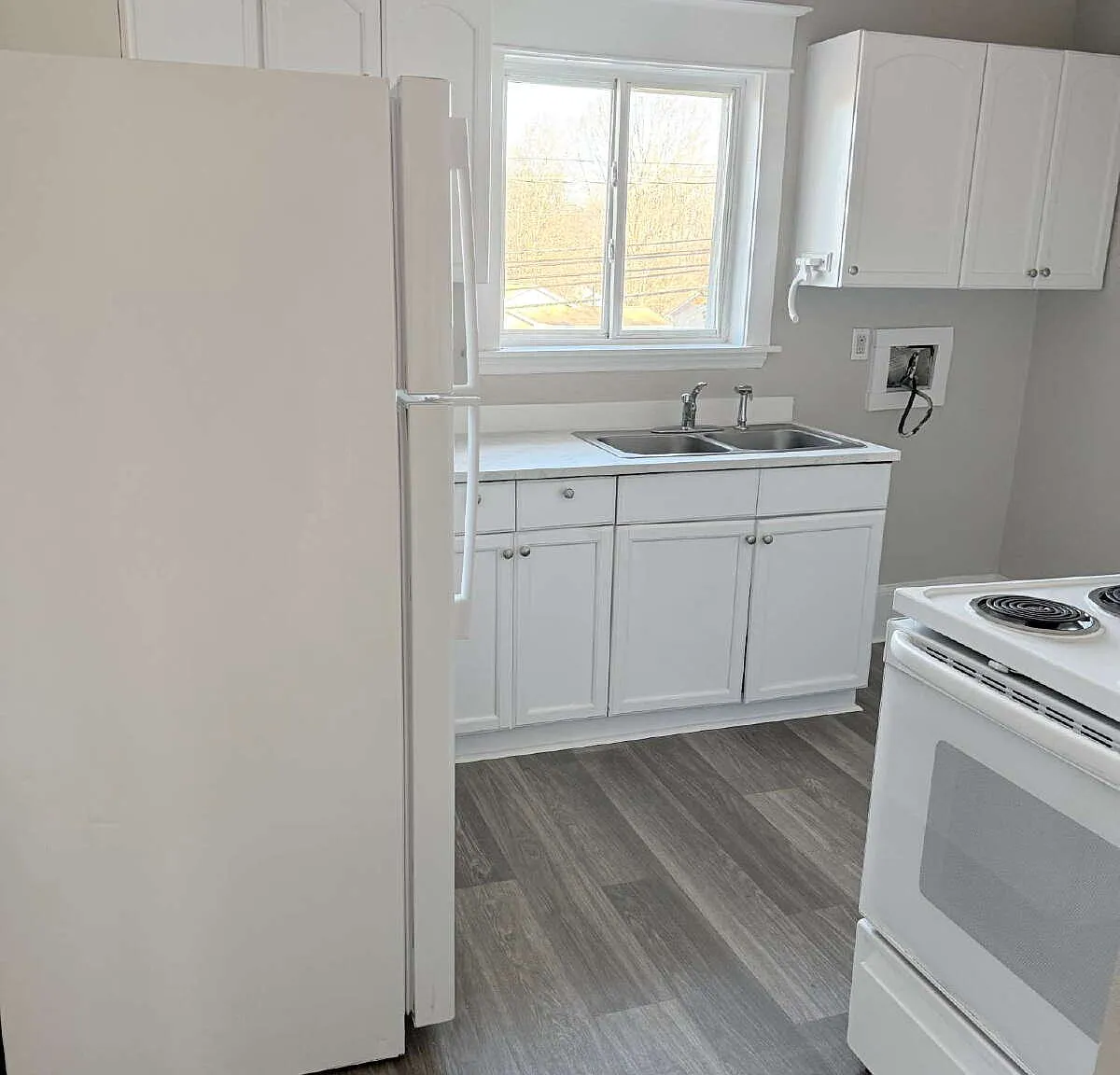 2 bed, 1.0 bath, $1,100 — Photo 3