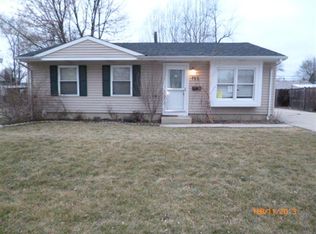 752 N Hillcrest Dr, Romeoville, IL 60446