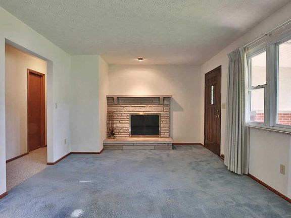 5th image of 3733 Dresden St