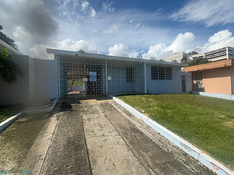 2 Calle 8 #G — Photo 39