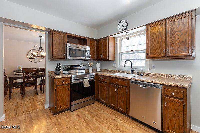 3rd image of 7 Wren Lane