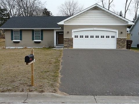 1st image of 824 Pleasant Ave
