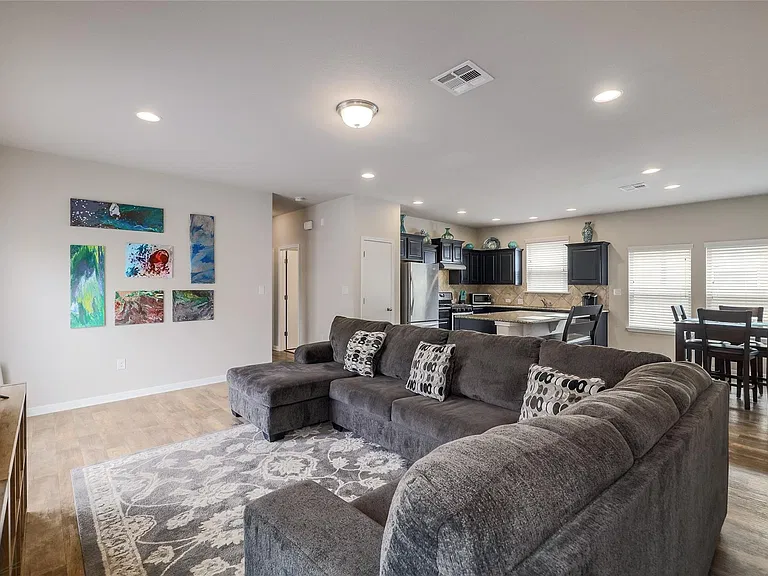 413 Callahan Ln — Photo 6