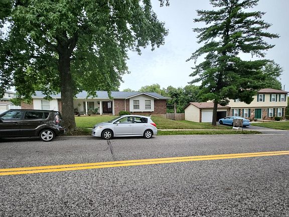 3rd image of 2208 Seven Pines Dr
