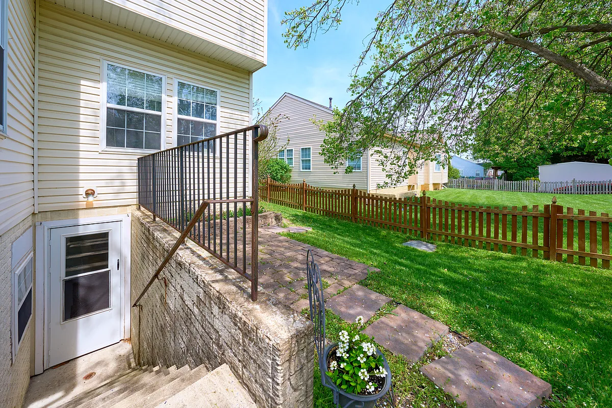 Building Photo - 68 George Thomas Dr #B