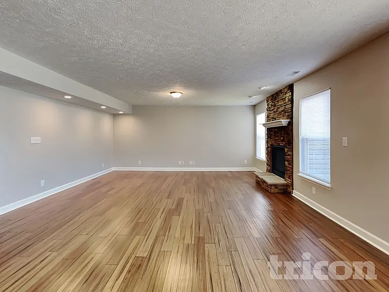 1702 Jaques Dr — Photo 2