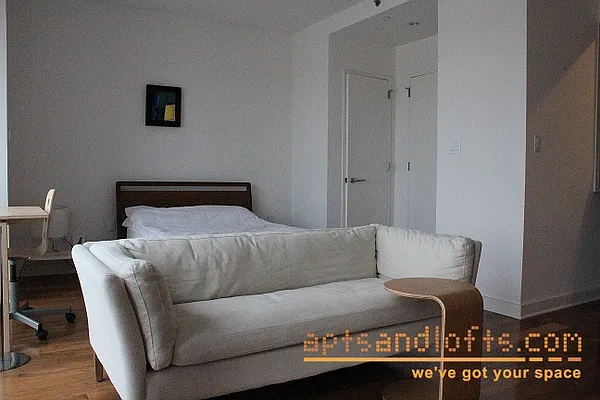 Rented by aptsandlofts.com | media 18