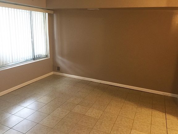3rd image of 408 Lisk Ave