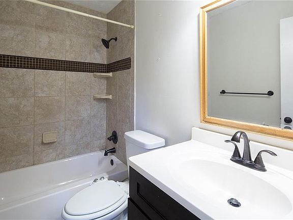 5th image of 3145 Glenn Knolls Ct