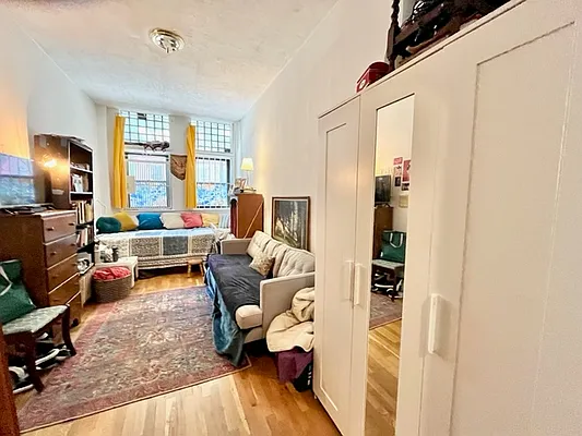 Rented by KNOCKKNOCK LLC | media 1