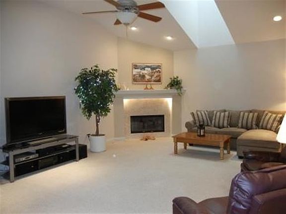 2nd image of 1719 Mill Pond Ln