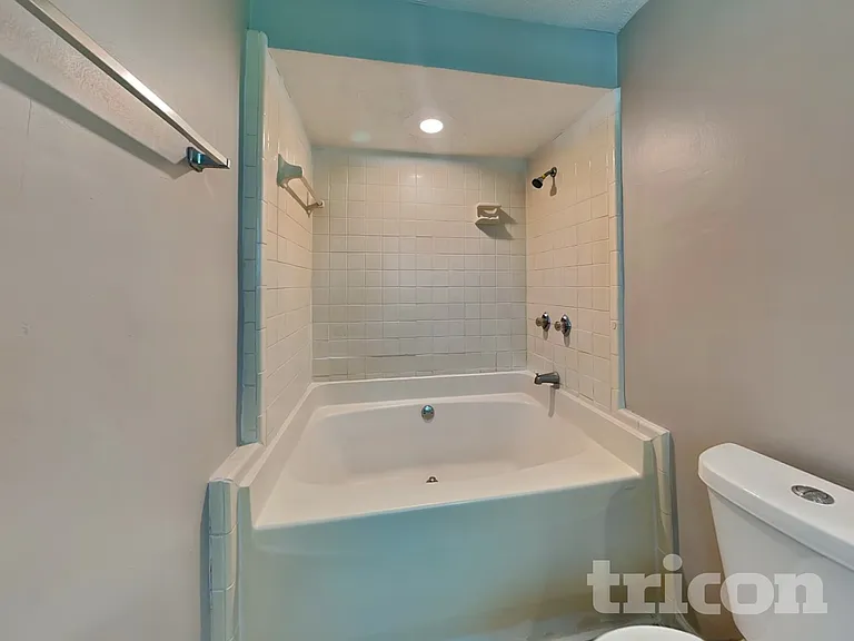 515 Westbridge Dr — Photo 12