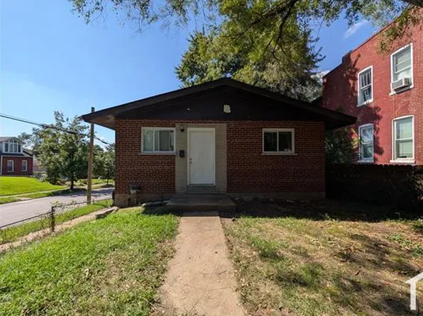 2100 Stansbury St, Saint Louis, MO 63118