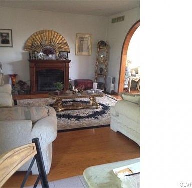 2nd image of 5755 Nottingham Ct