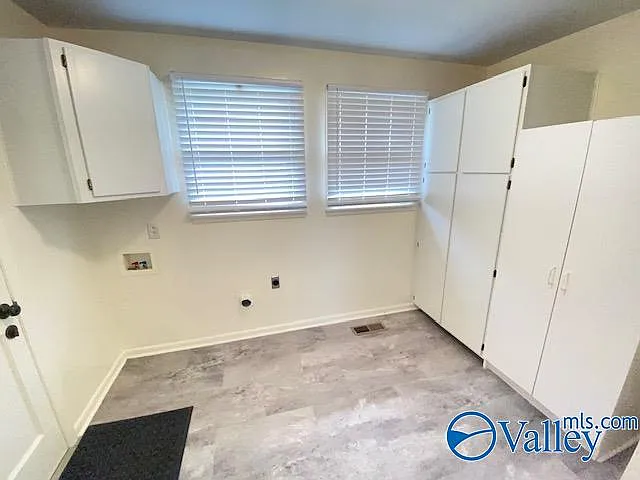 6210 Stratford Ct NW — Photo 8