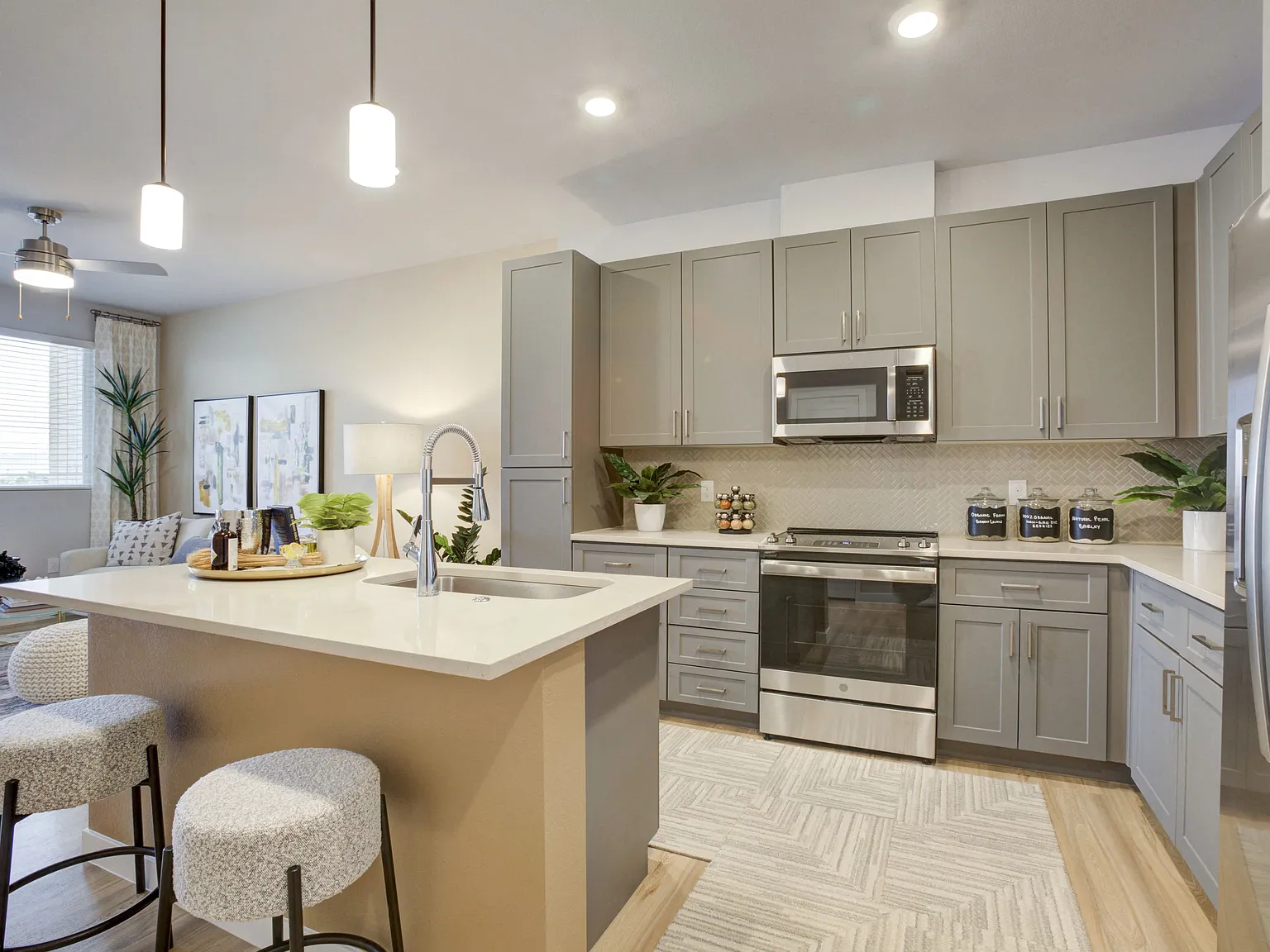 Lucent Scottsdale — Photo 1