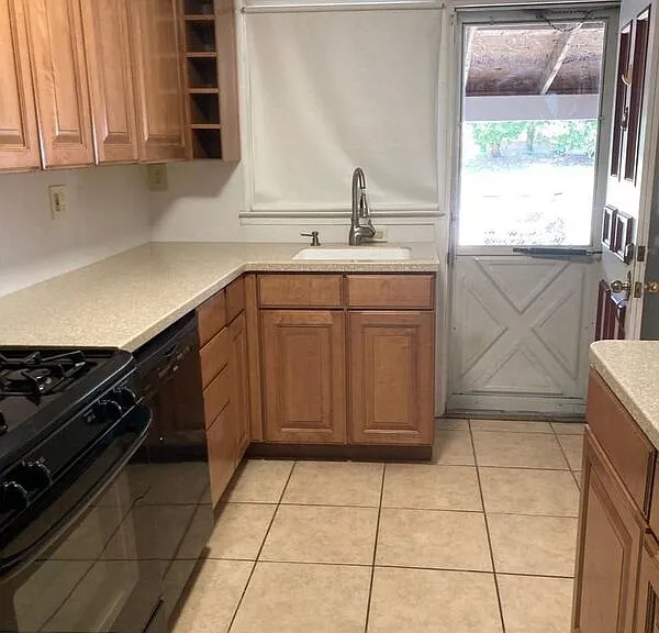 8616 Pleasant Plains Rd — Photo 4