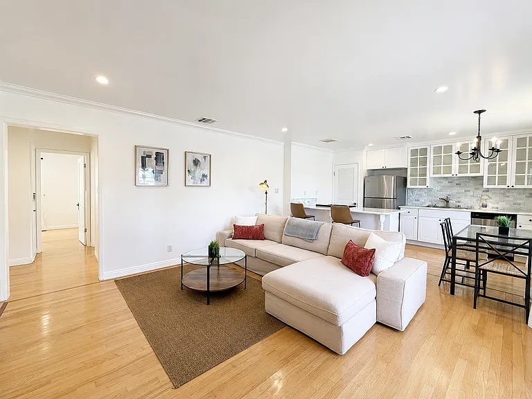 1028 12th St #208 — Photo 2