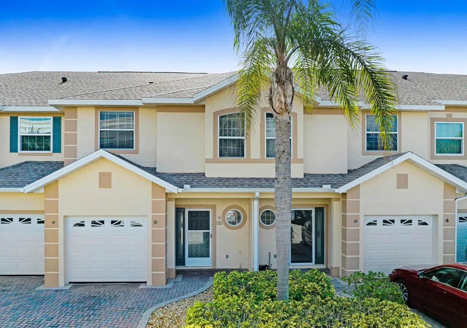 Turnkey Townhome Just Steps from Cocoa Beach Pier, Restaurants and Shopping — Photo 3