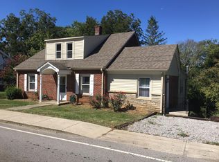 229 S Young St, Sparta, TN 38583