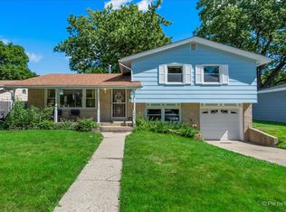 1006 Huron Dr, Elgin, IL 60120