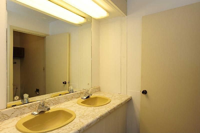 2nd image of 105 Mulberry