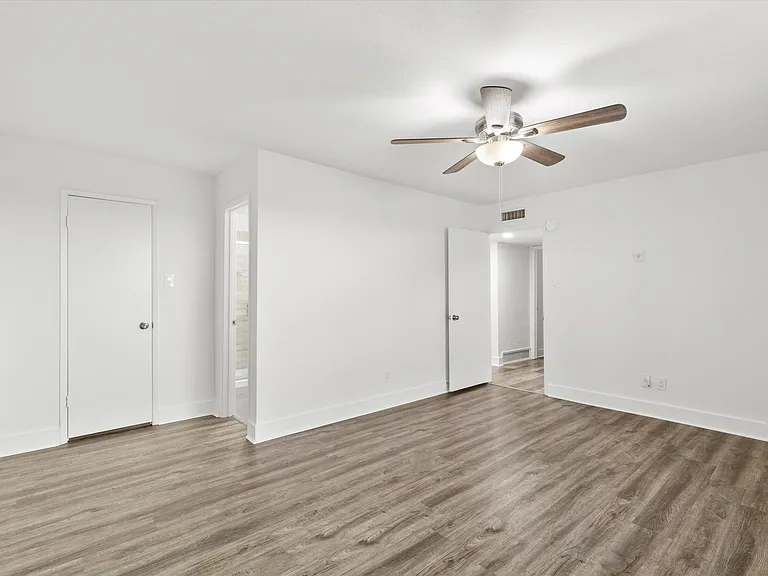 2814 Lindbergh Dr — Photo 18