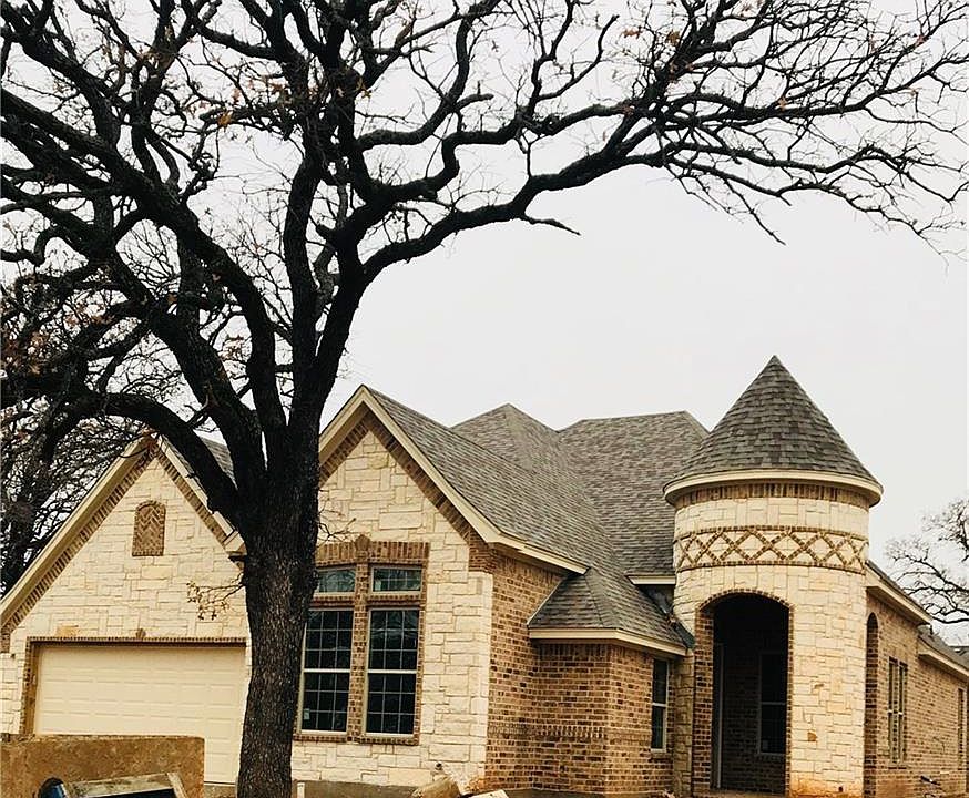 1st image of 905 Shady Oaks Dr
