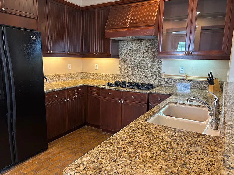4755 Beachwood Ct — Photo 9