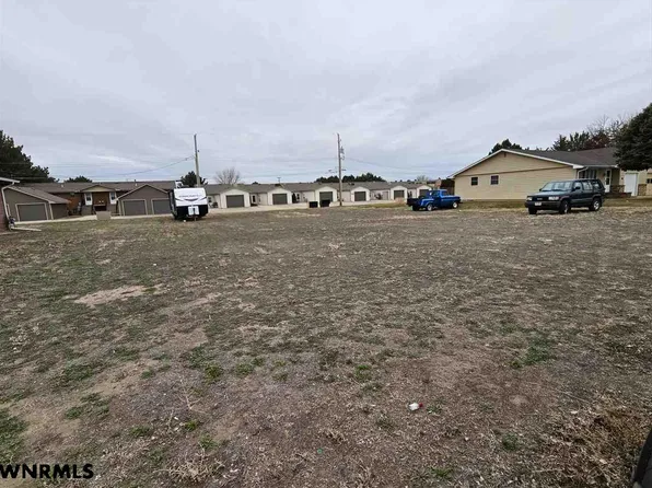 316 W 40th St, Scottsbluff, NE 69361