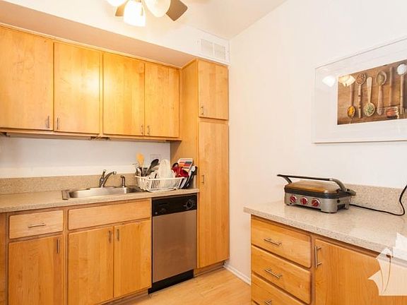 5th image of 3100 N Lake Shore Dr APT 302