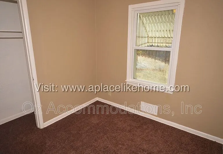 9811 Marsh Ave — Photo 10