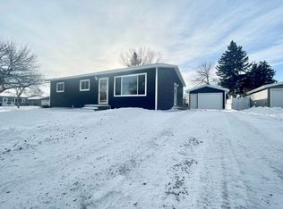 715 22nd Ave NW, Minot, ND 58703