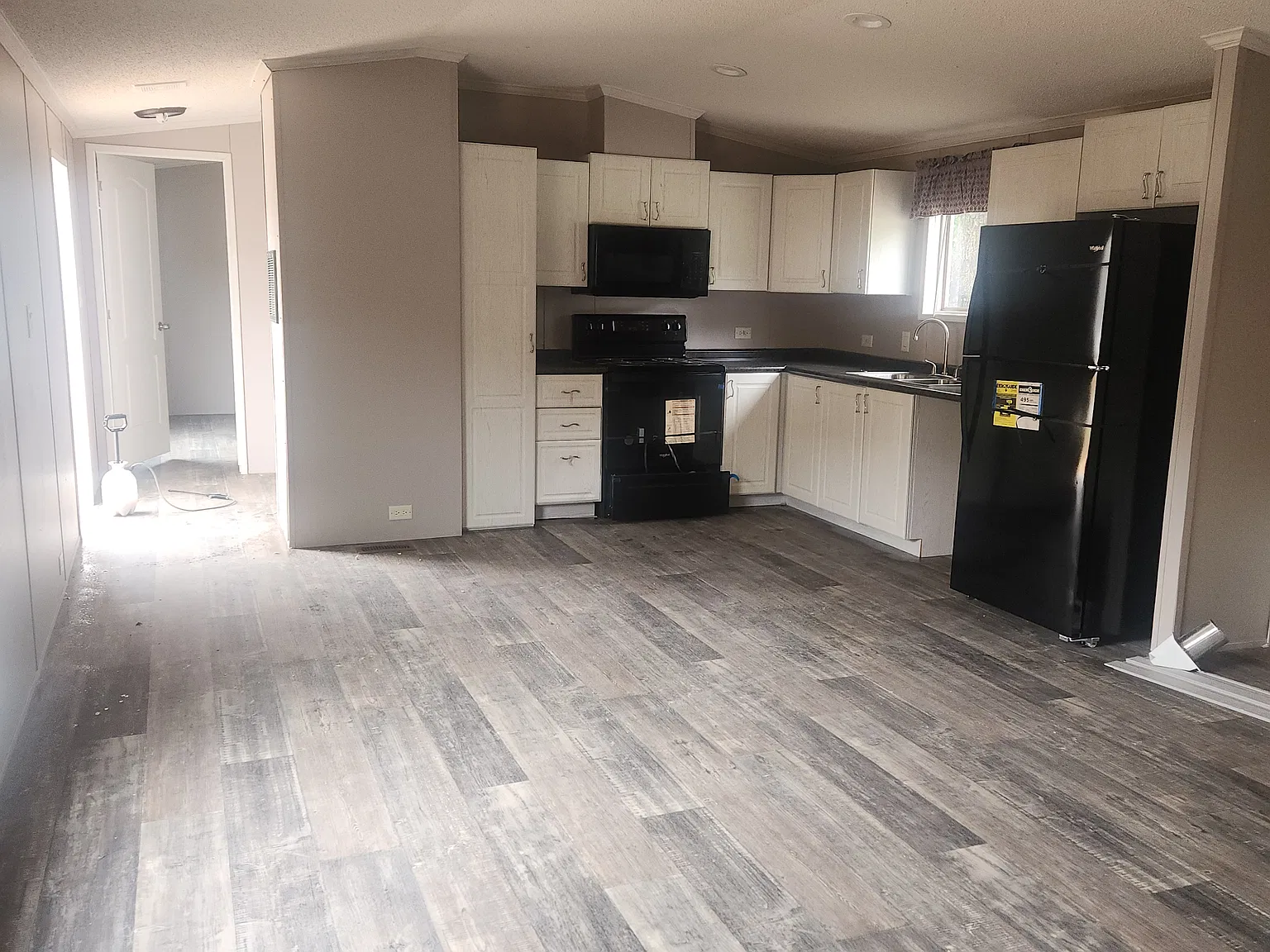 3 bed, 1024 sqft, $1,175 — Photo 1