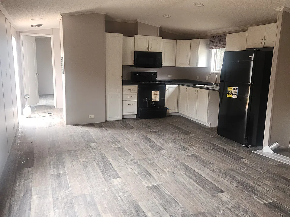 180 Carter Pl SW #3