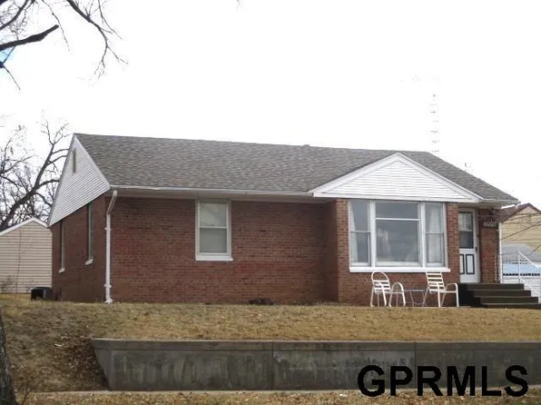 1208 C St, Fairbury, NE 68352