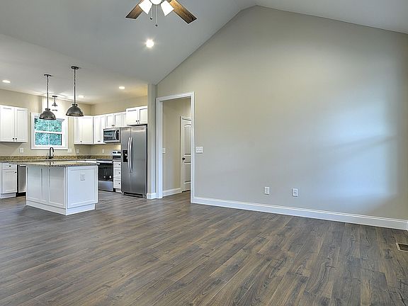 5th image of 209 Semore Dr