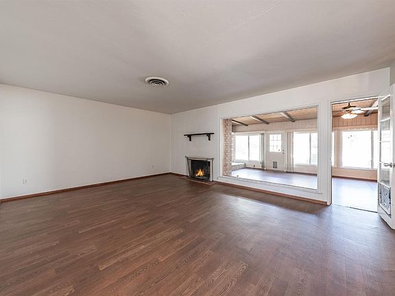 5th image of 144 W Terrace Dr