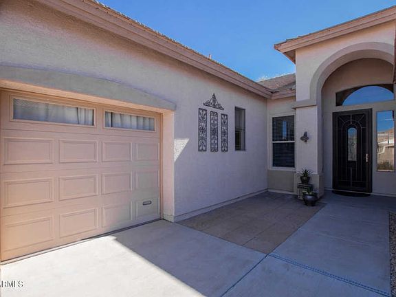 3rd image of 2933 E Winged Foot Dr