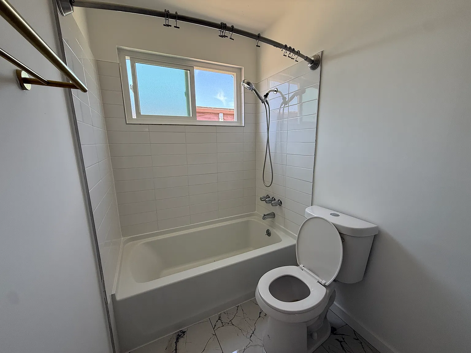 2 bed, 1000 sqft, $2,500 — Photo 4