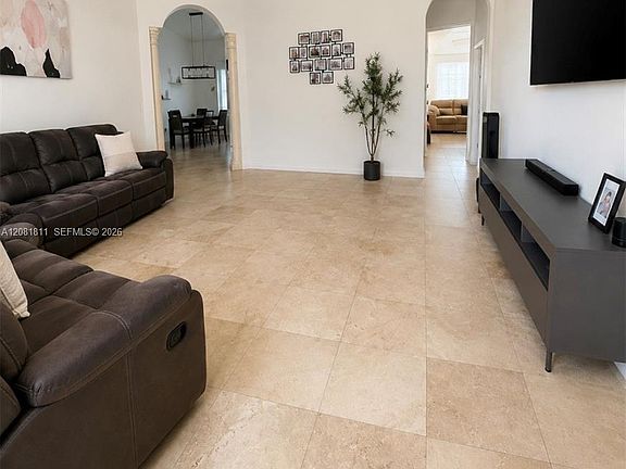 5th image of 14480 SW 292nd St
