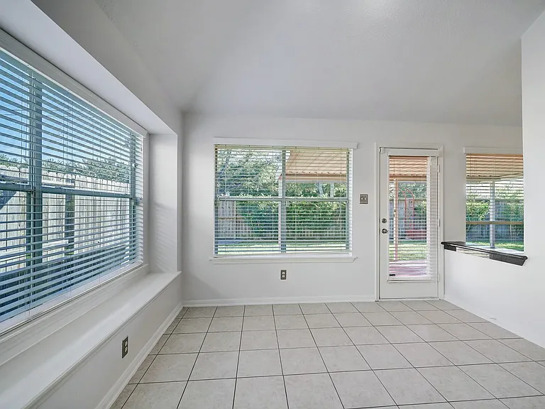 17407 Winfield Sq — Photo 14