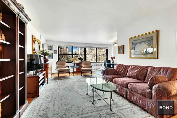 Sold by Bond New York | media 11