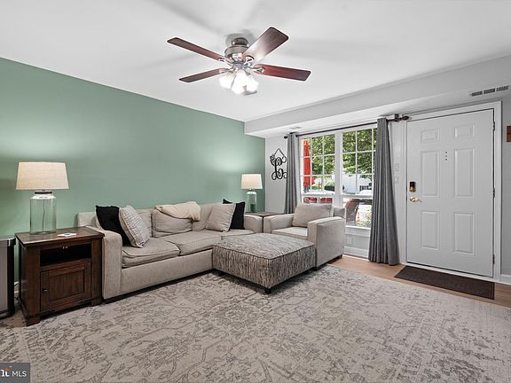 3rd image of 1415 N Van Dorn St #B