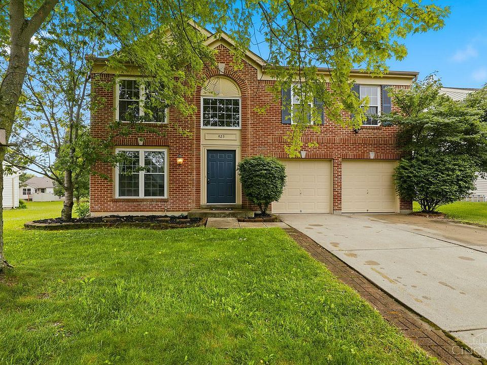 1st image of 923 Pond Ct
