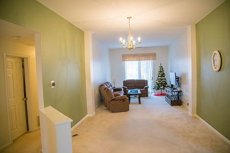 3rd image of 1152 Hawthorne Ln
